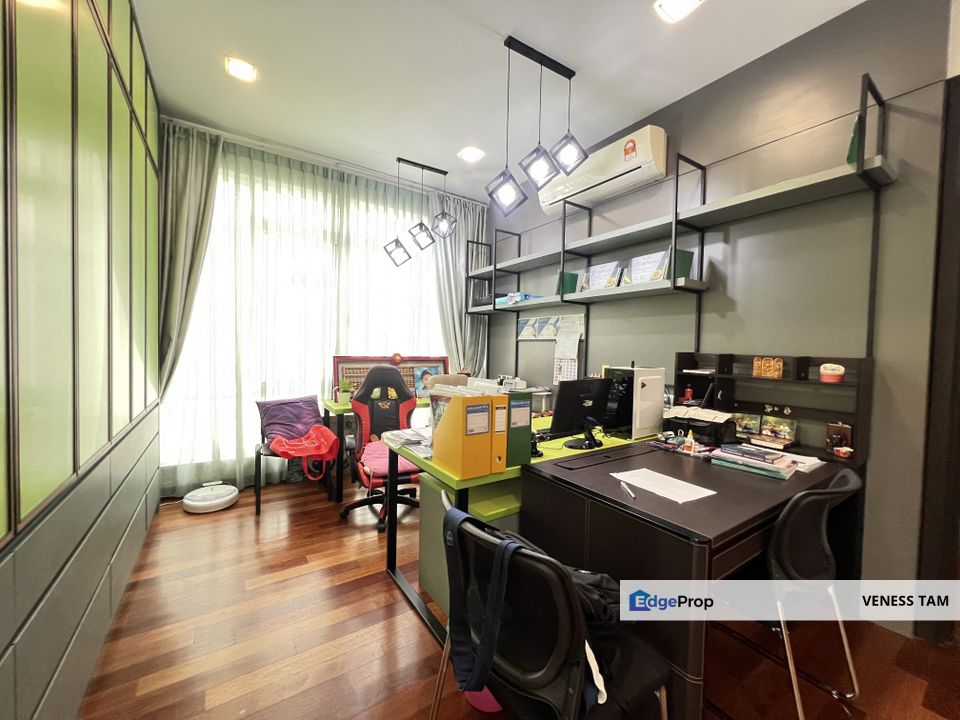 3sty bungalow,corner,renovated,extended, Selangor, Puchong