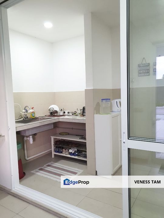 Senja Lakeside Estate, Seri Kembangan, Selangor, 3 Storey Superlink,cheap,well maintaned, Selangor, Seri Kembangan