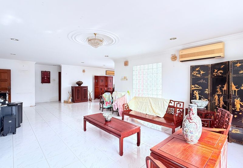 Taman Desa, KL, 2.5 Storey Bungalow 