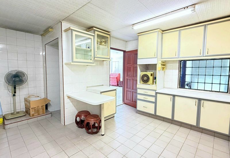 Taman Desa, KL, 2.5 Storey Bungalow 