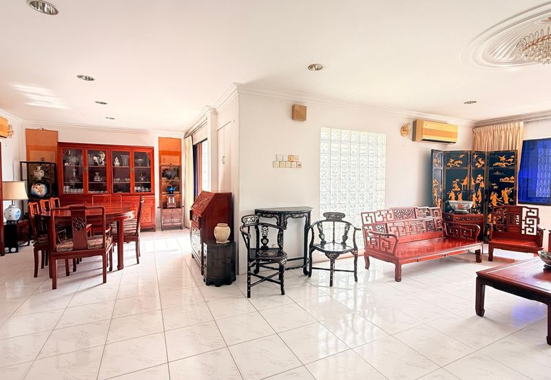 Taman Desa, KL, 2.5 Storey Bungalow 