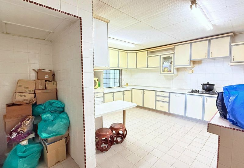 Taman Desa, KL, 2.5 Storey Bungalow 