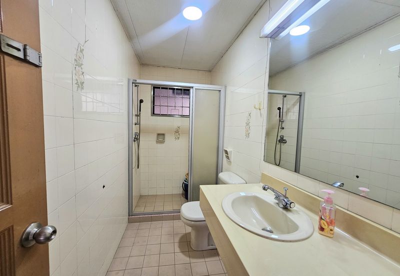 Taman Desa, KL, 2.5 Storey Bungalow 