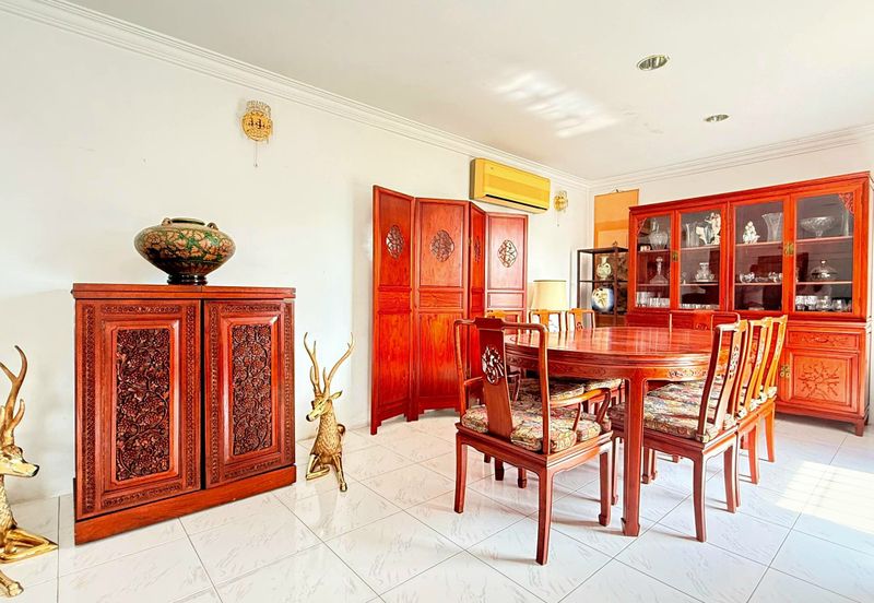 Taman Desa, KL, 2.5 Storey Bungalow 