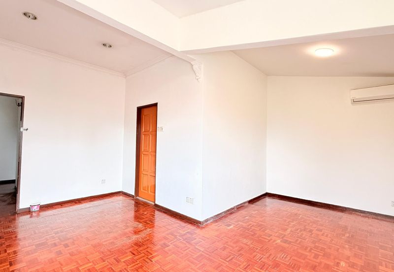 Taman Desa, KL, 2.5 Storey Bungalow 