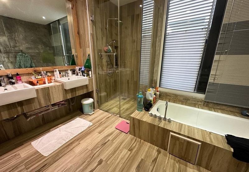 3sty semi-D Viridian Cheras Sg Long. Freehold 