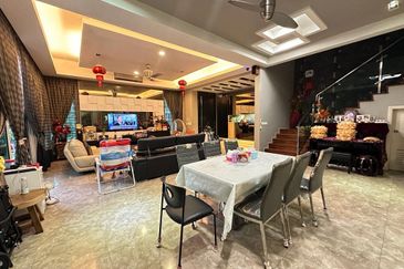 3sty semi-D Viridian Cheras Sg Long. Freehold 