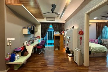 3sty semi-D Viridian Cheras Sg Long. Freehold 