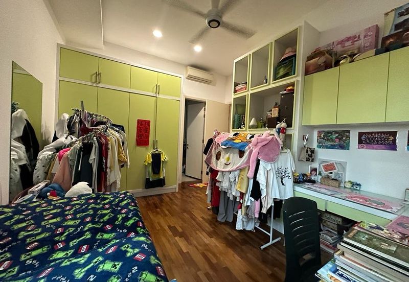 3sty semi-D Viridian Cheras Sg Long. Freehold 