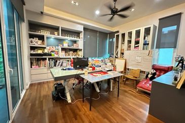 3sty semi-D Viridian Cheras Sg Long. Freehold 