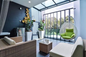 3sty corner semi-D Cheras Sungai Long renovated 