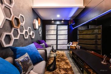 3sty corner semi-D Cheras Sungai Long renovated 