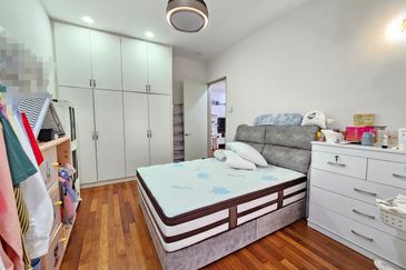 2sty corner semi-D Bandar Sg Long