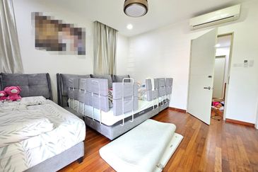 2sty corner semi-D Bandar Sg Long