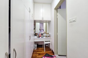 2sty corner semi-D Bandar Sg Long