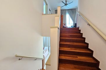 2sty corner semi-D Bandar Sg Long