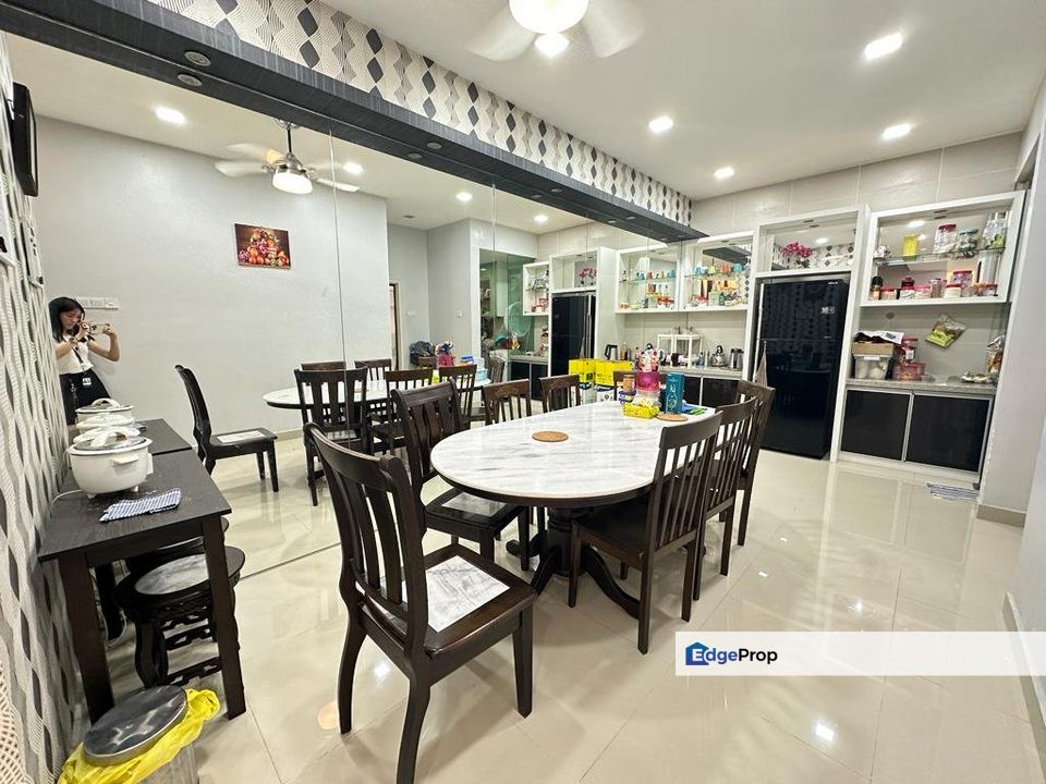 Super limited unit in this taman 2.5sty semi-D, Selangor, Batu 9th Cheras