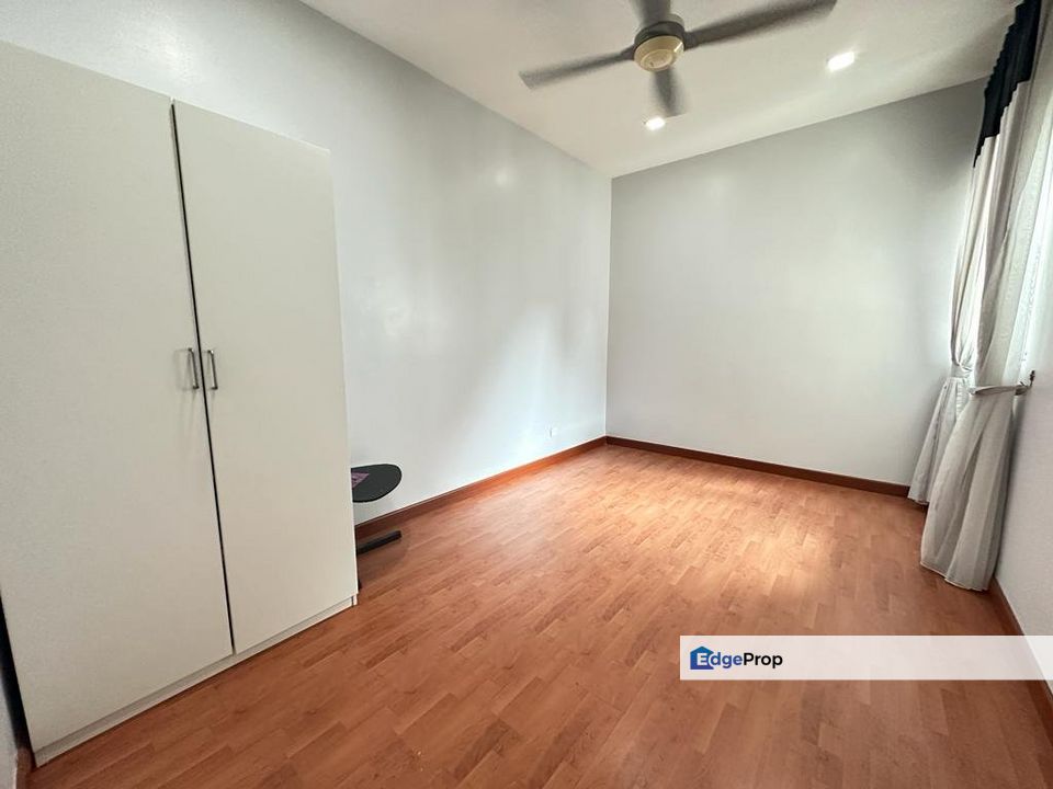 Super limited unit in this taman 2.5sty semi-D, Selangor, Batu 9th Cheras