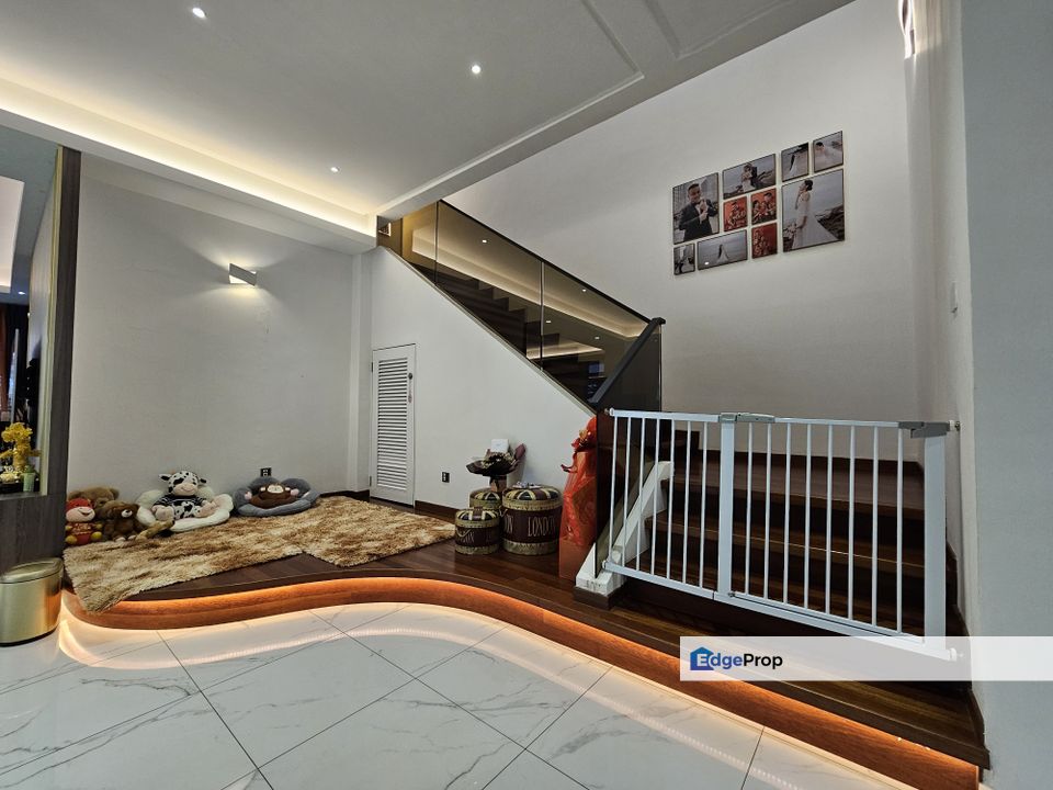 2sty semi-D Fully renovated Move in condition , Selangor, Batu 9th Cheras