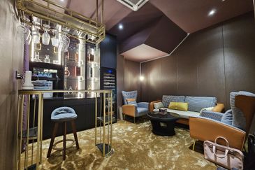 Jalan Suasana, Bandar Tun Hussein Onn