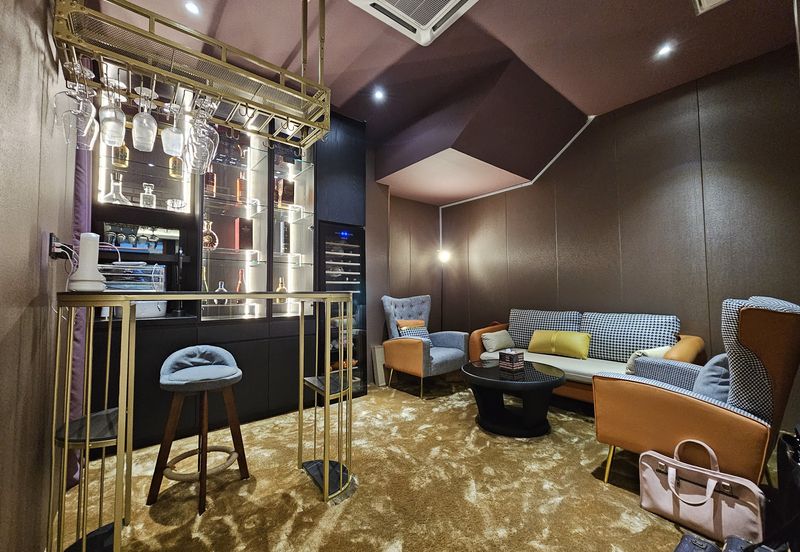 Jalan Suasana, Bandar Tun Hussein Onn