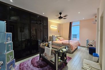 Jalan Suasana, Bandar Tun Hussein Onn