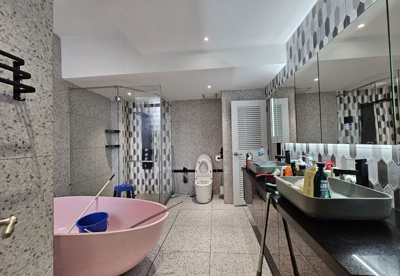 Jalan Suasana, Bandar Tun Hussein Onn