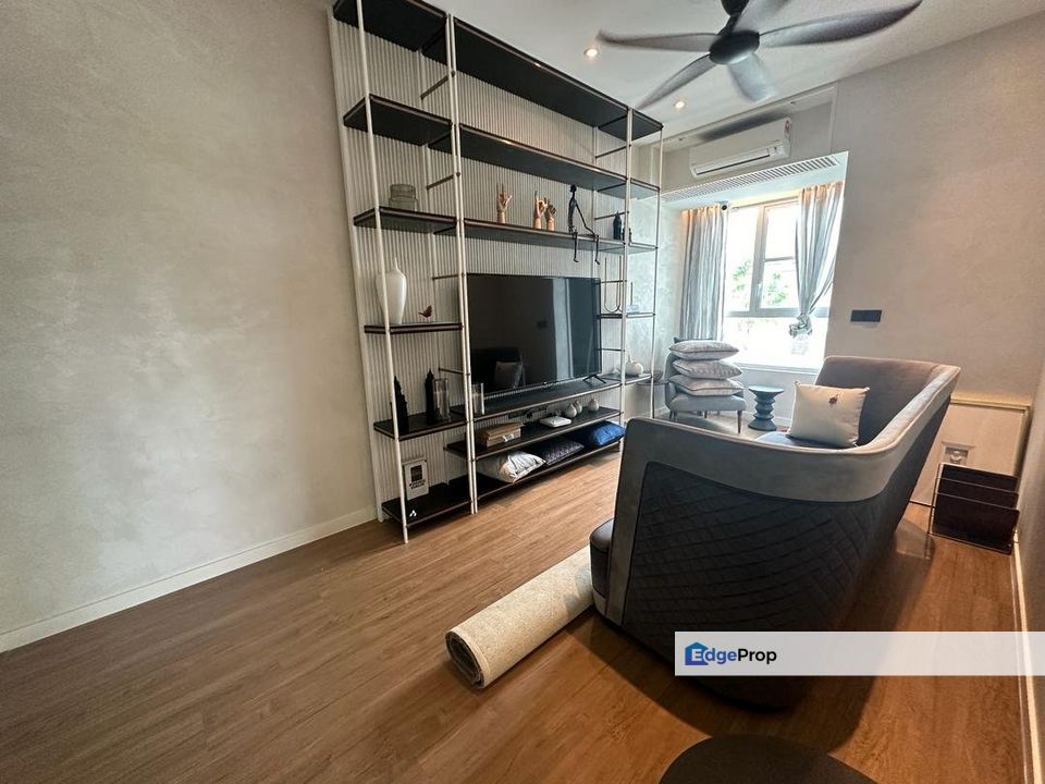 3sty Corner with extra land. Fully renovated , Kuala Lumpur, Cheras