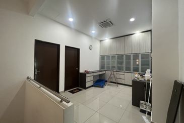 D'Premier @ Bandar Damai Perdana