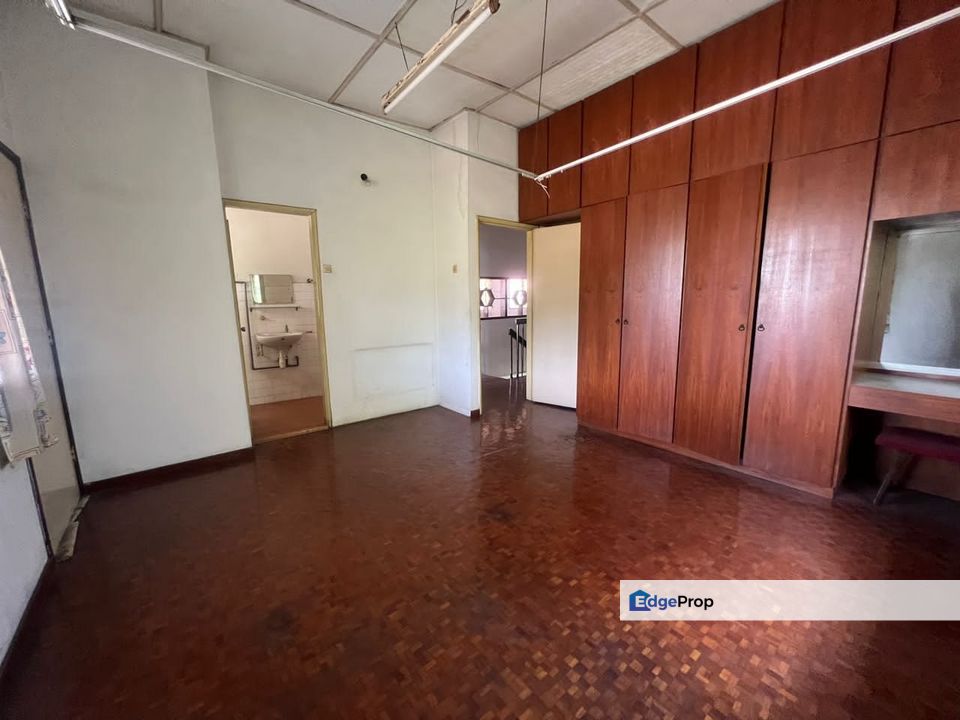 Bungalow Taman Midah Huge land, Kuala Lumpur, Cheras