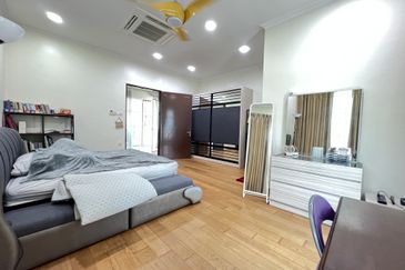 Jalan Suasana, Bandar Tun Hussein Onn