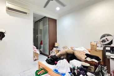 Jalan Puncak Perdana 