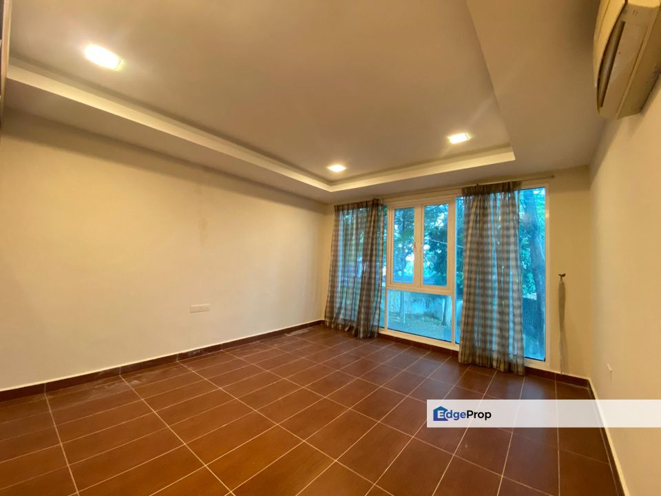Bungalow with big land and swimming pool, Kuala Lumpur, KL City