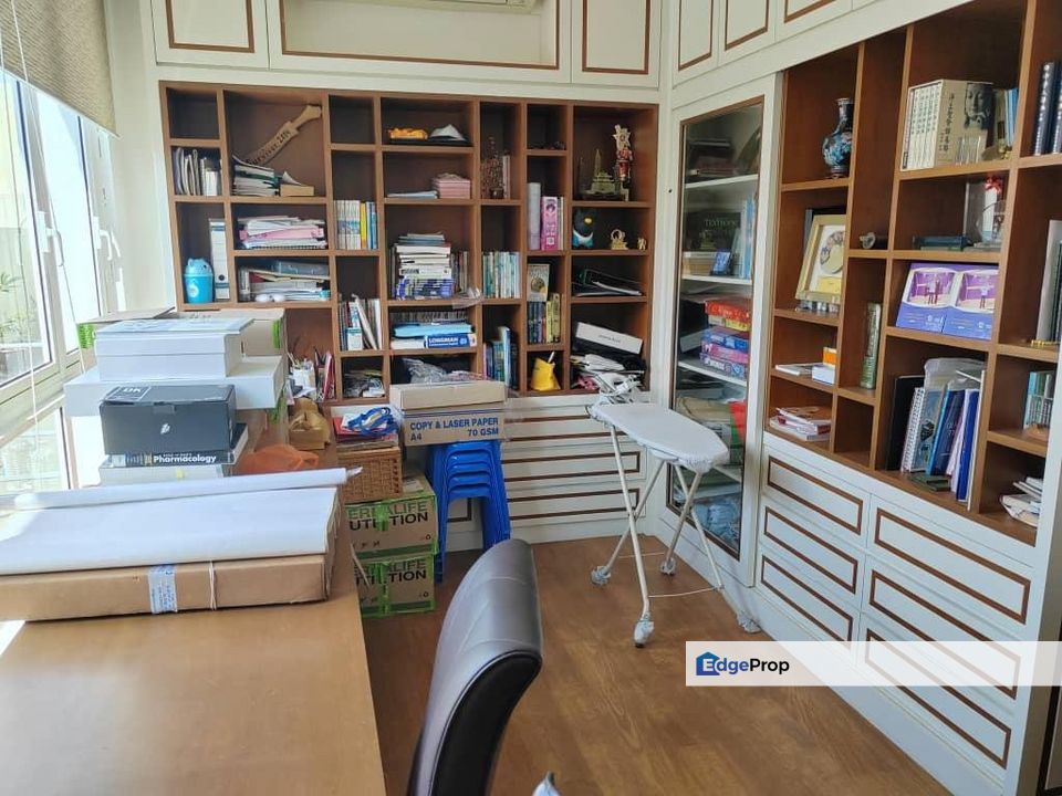 2.5sty bungalow private pool and lift, Kuala Lumpur, Cheras