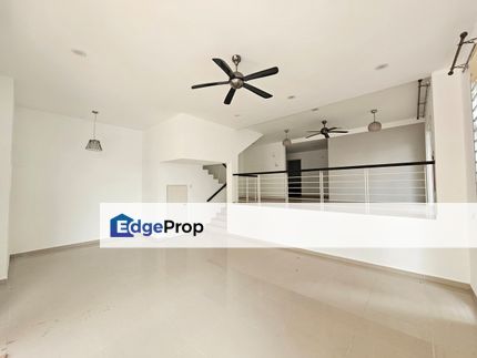 3sty semi-D Super Cheap Well condition , Selangor, Balakong