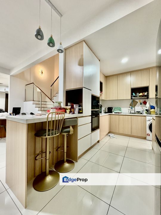Limited 3sty superlink for sale Fully renovated, Kuala Lumpur, Cheras