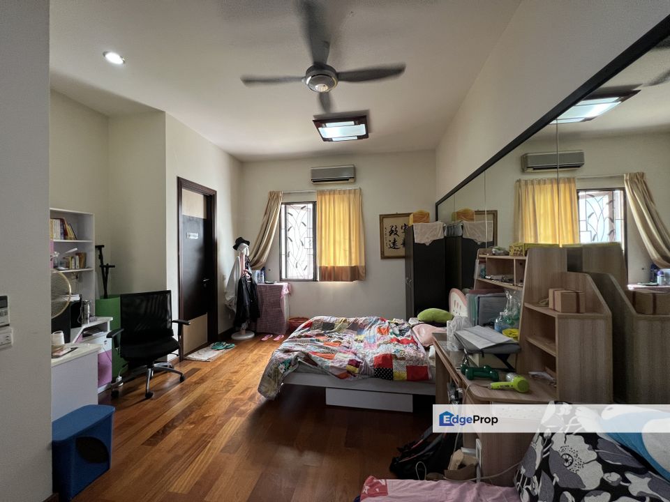 2.5sty semi-D Gated guarded Renovated, Kuala Lumpur, Cheras