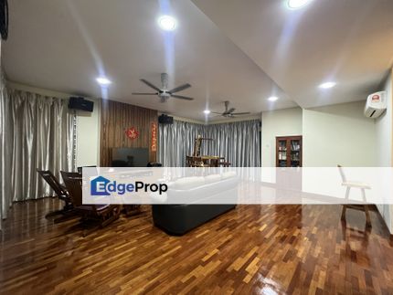 Lakeside bungalow Facing greenery view Renovated , Selangor, Batu 9th Cheras