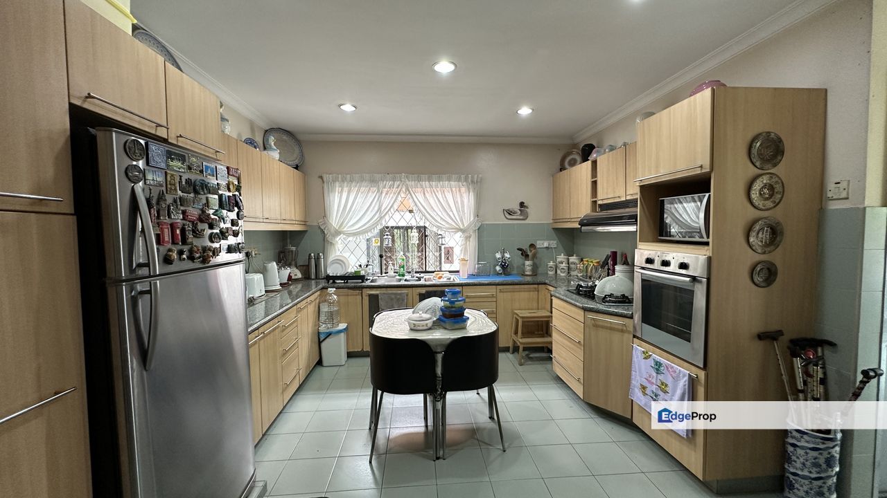 2sty bungalow with big garden. Elevated land, Kuala Lumpur, Bangsar