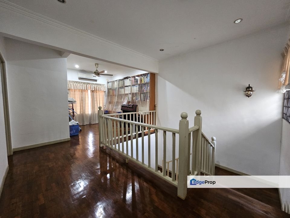 2 storey terrace house. Gated guarded Extended, Kuala Lumpur, Cheras