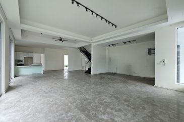 Cheap! Below Market value! Value to buy semi-D 