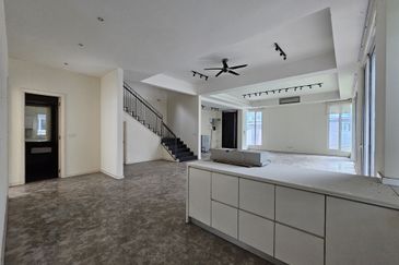 Cheap! Below Market value! Value to buy semi-D 