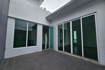 Cheap! Below Market value! Value to buy semi-D 