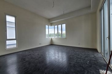 Cheap! Below Market value! Value to buy semi-D 