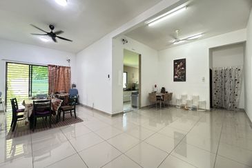 D'Premier @ Bandar Damai Perdana