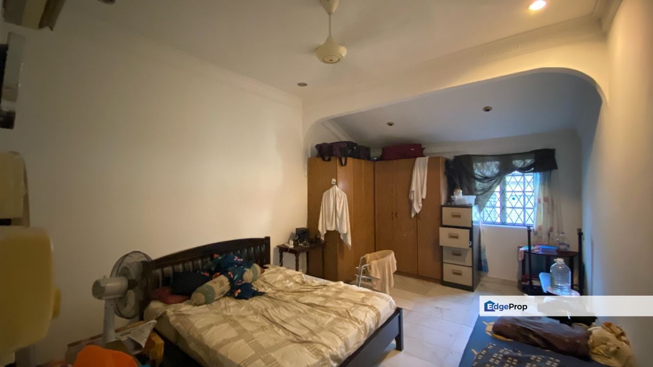 Flat land. Single storey landed house, Kuala Lumpur, Bangsar