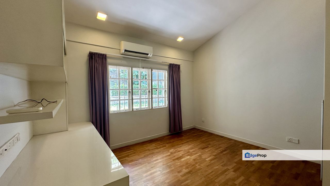 Limited flat land. Good condition, Kuala Lumpur, Bangsar