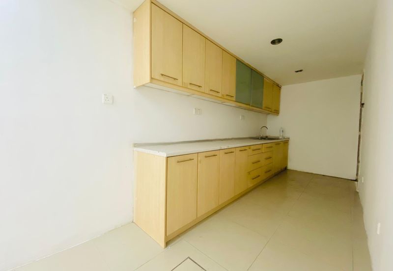 2storey corner, not facing house,renovated