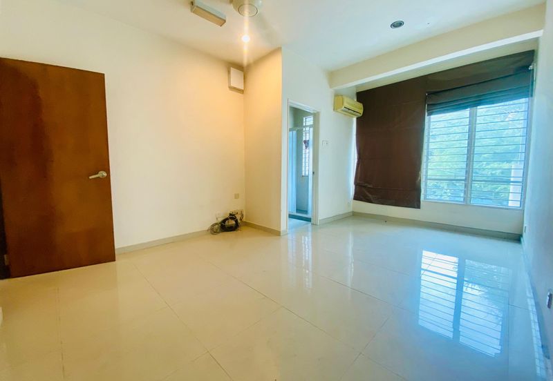 2storey corner, not facing house,renovated