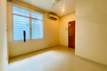 2storey corner, not facing house,renovated